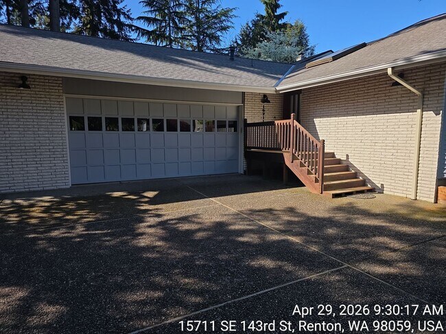 Building Photo - Renton - 4 bedroom 2.5 bath rental home - Custom home with large rooms - Available July 5th 2026