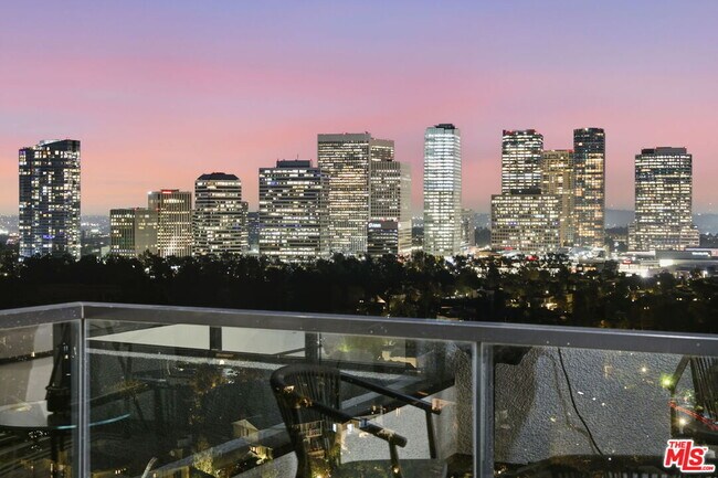 Building Photo - 10350 Wilshire Blvd