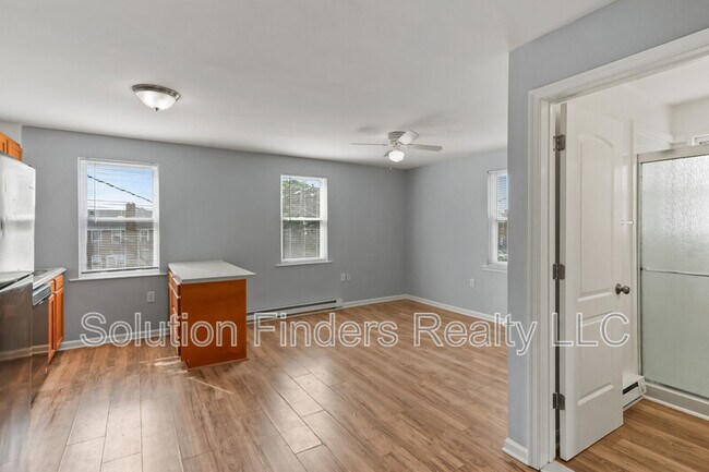 Building Photo - 2956 Yorkway