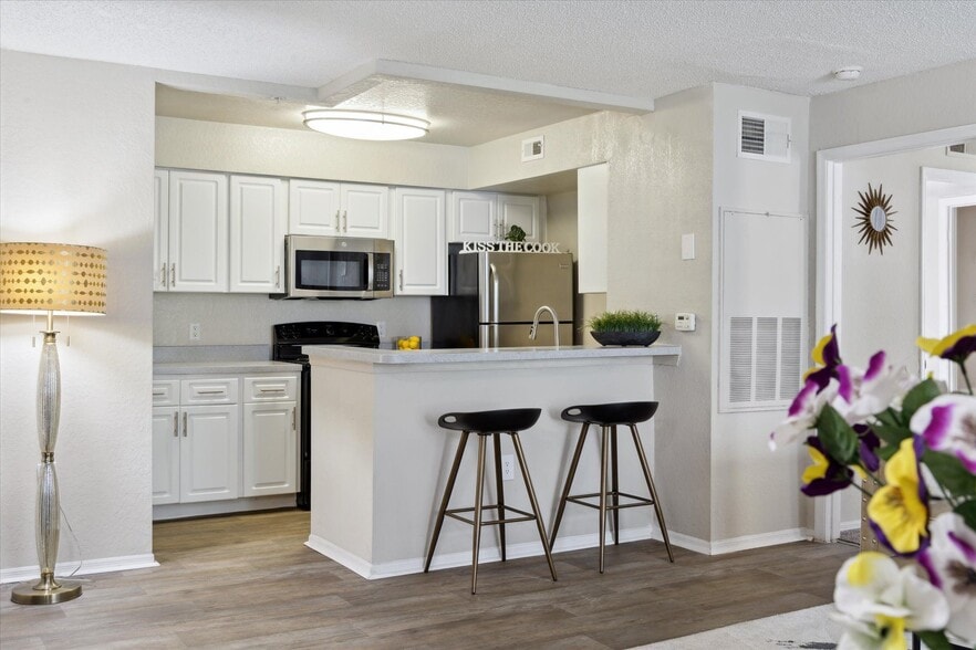 2 Bedroom - 2 Bed / 2 Bath - 962 Sq.Ft. - The Carrington at Four Corners