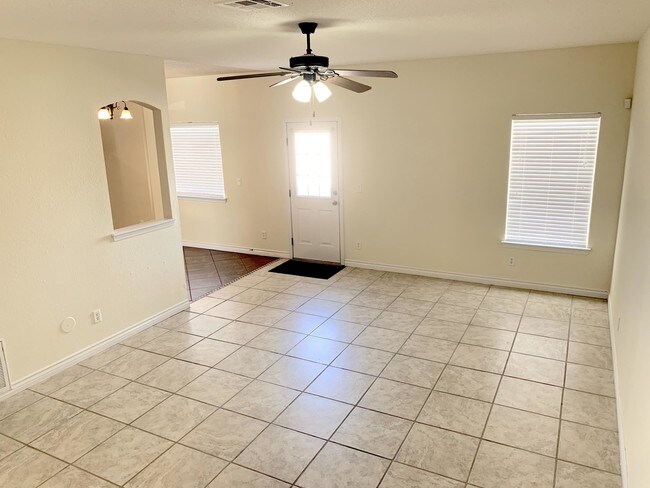 Building Photo - 14251 Desert Bush Dr