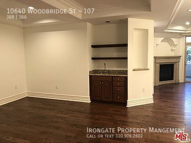 Building Photo - 10640 Woodbridge St
