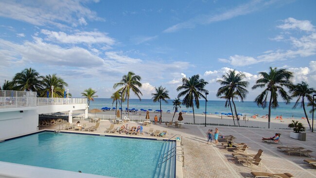 Building Photo - 2301 S Ocean Dr