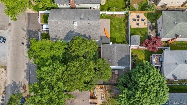 Building Photo - 13 7th St