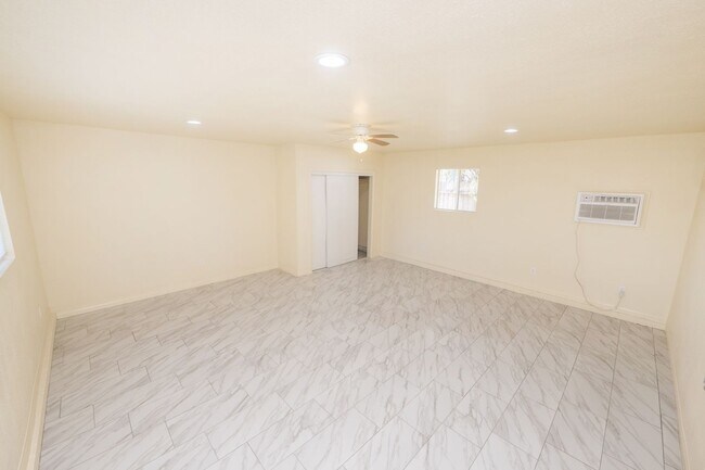 Building Photo - 1357-59 Marline Ave