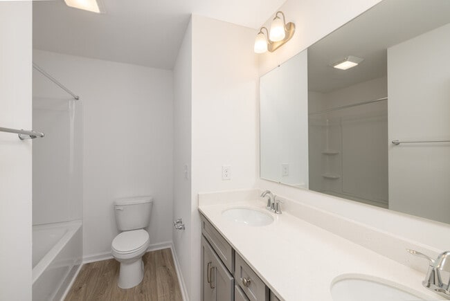 Building Photo - 3 br townhome Walking Distance to Downtown Albemarle! Ready now!