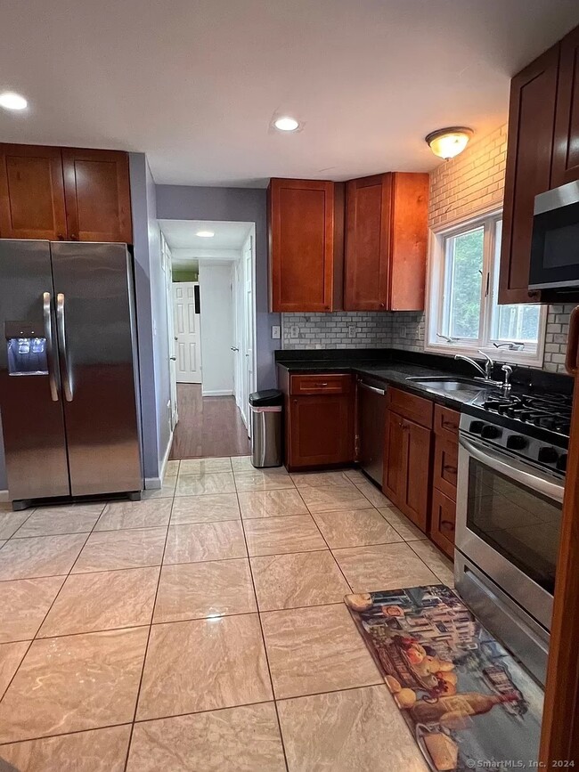 Building Photo - 82 Shadow Ridge Rd