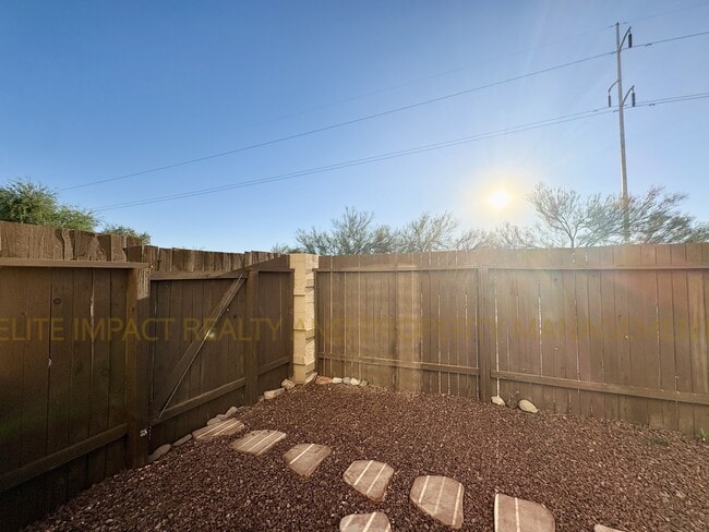 Building Photo - 1981 N Terraza de la Cienega