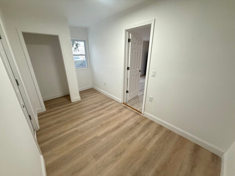 Building Photo - 25 13th St