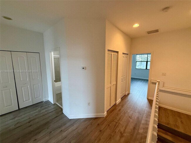 Building Photo - 1075 NW 33rd Manor