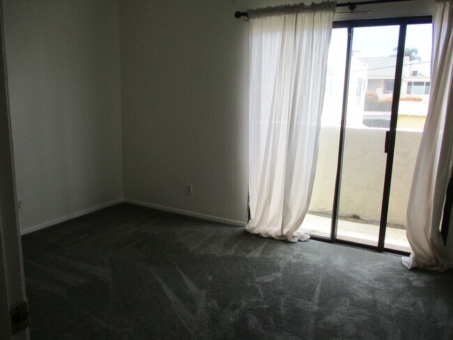 Building Photo - 1046 Opal St