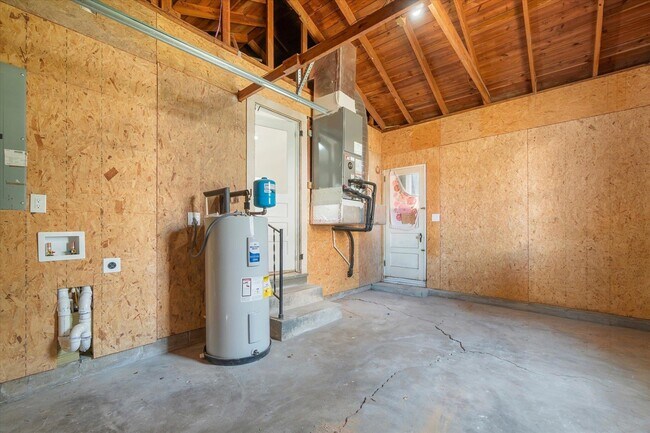 Building Photo - 9 Spencer St