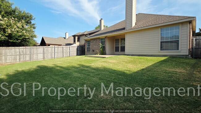 Building Photo - 3305 Woodbluff Ln