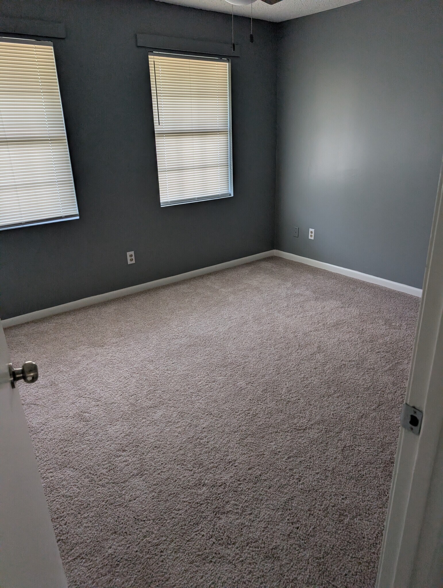 Building Photo - 1196 McArthur Dr