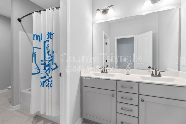 Building Photo - 504 Flip Trail