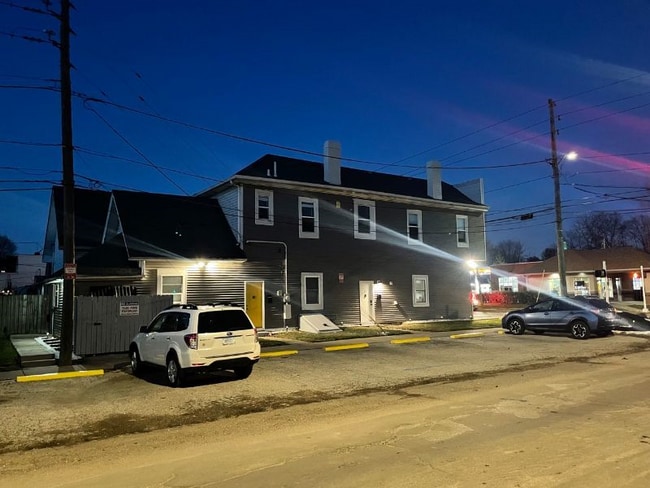 Building Photo - 1238 S State Ave