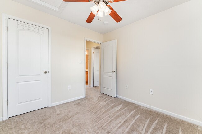 Building Photo - 243 Raven Run