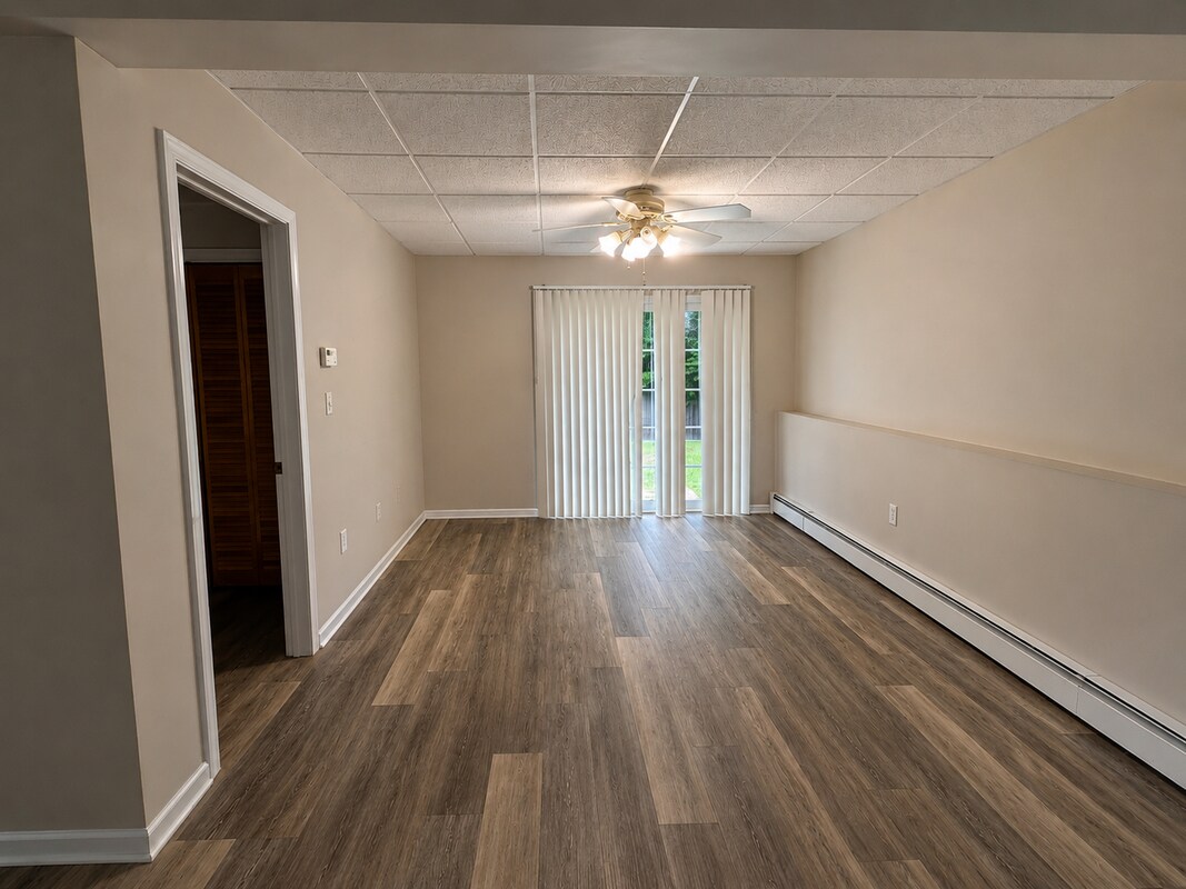 Building Photo - 8 Bronson Dr