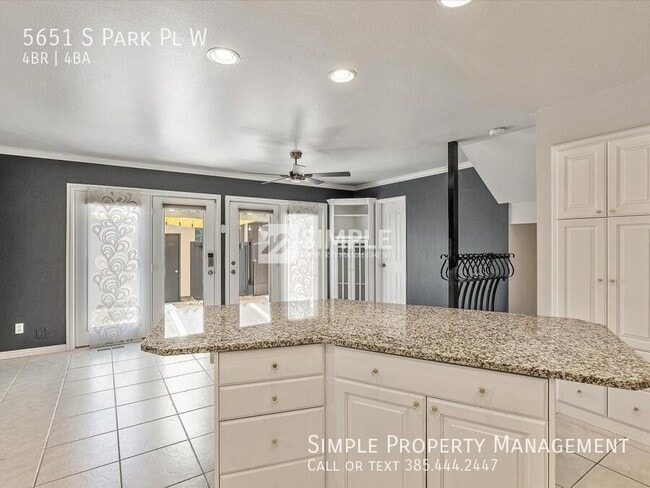Building Photo - 5651 S Park Pl W