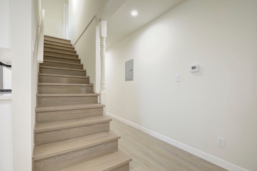 Building Photo - 7711 Forsythe St