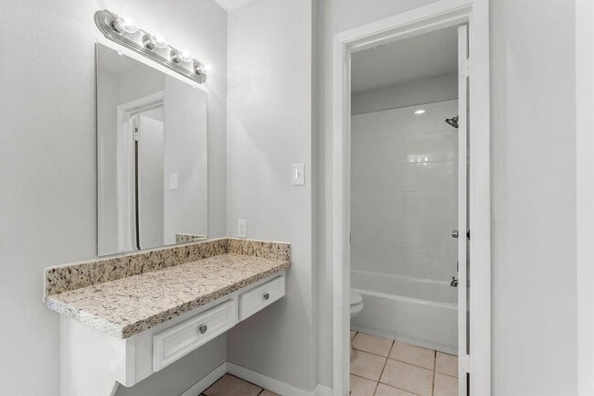Building Photo - 16970 Mockingbird Ct