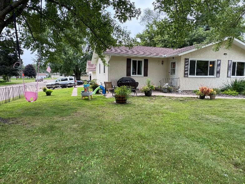 Primary Photo - 922 Girard St