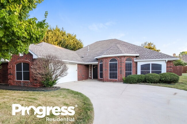 Building Photo - 2505 Coffey Dr