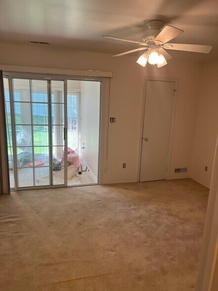 Building Photo - 1447 Thornwood Dr