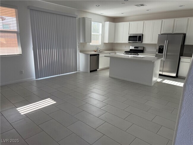 Building Photo - 10233 S Ullom Dr
