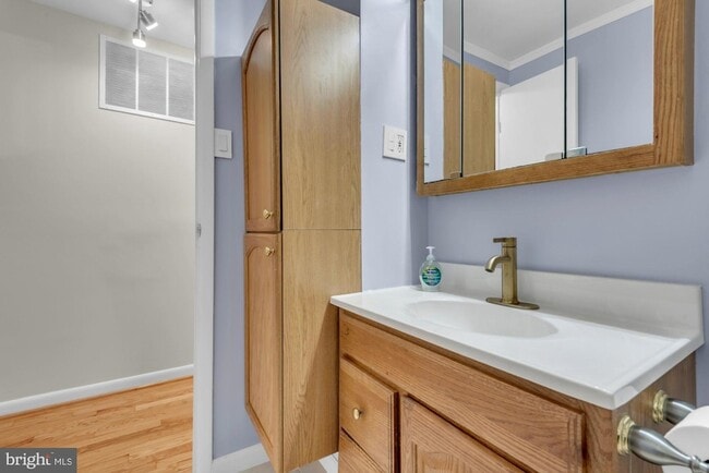 Building Photo - 8856 Youngsea Pl