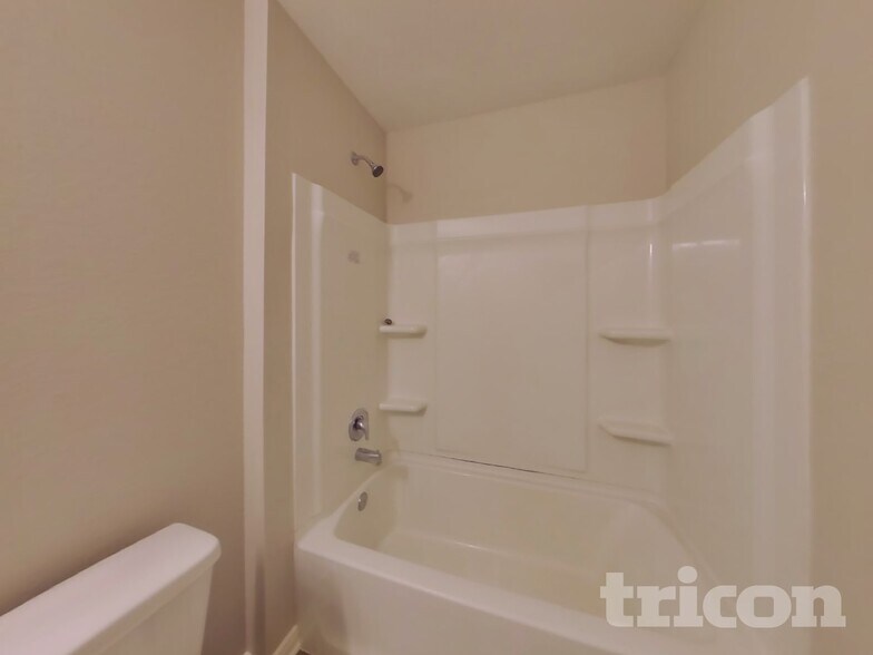 Building Photo - 15680 Del Norte Dr