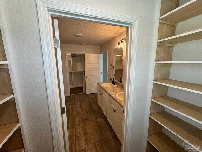 Building Photo - 7529 Steeplechase Blvd