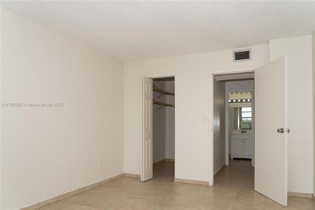 Building Photo - 1 bedroom in North Miami FL 33160