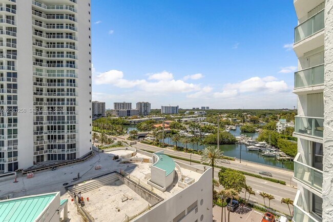 Building Photo - 16445 Collins Ave