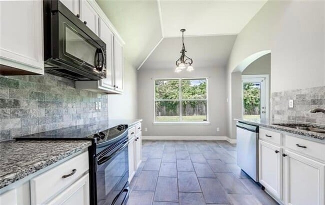 Building Photo - 254 Avondale Ln