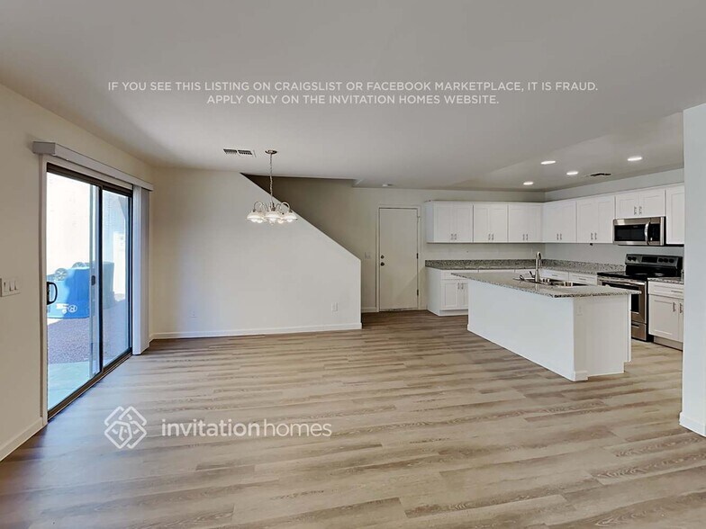 Building Photo - 1070 S Deerfield Ln