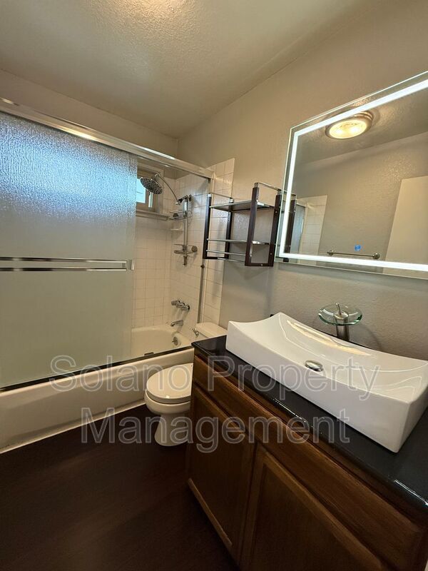 Building Photo - 184 Gentry Cir