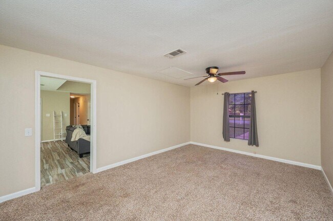 Building Photo - 212 Grand Prix Dr