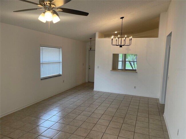 Building Photo - 4352 Sandhurst Dr