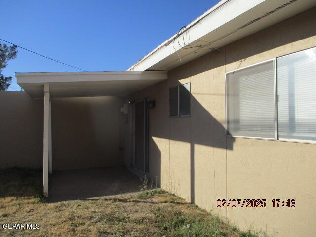 Building Photo - 6909 Escondido Dr