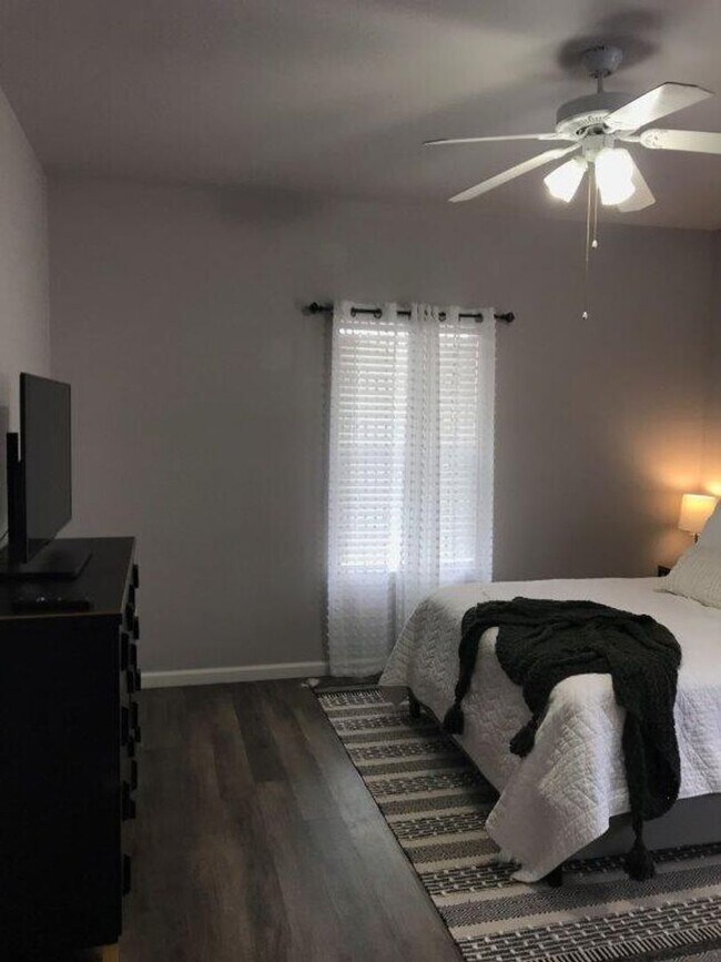 Building Photo - Spacious, Fully-Furnished 2/2 Condo Minutes from Campus - SPRING SEMESTER LEASE AVAILABLE!