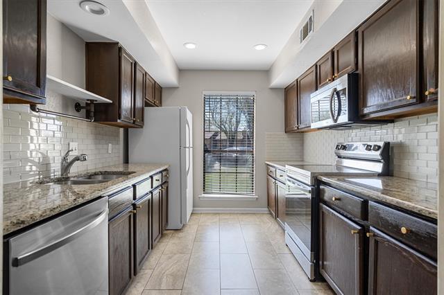 Building Photo - 710 Peach Ct