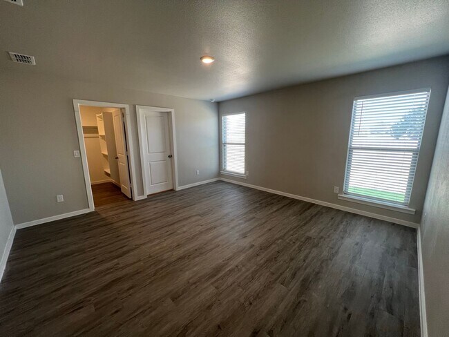 Building Photo - New Beginnings Start At AMRR: 3 BEDROOM 2 BATH IN NORTH LUBBOCK!