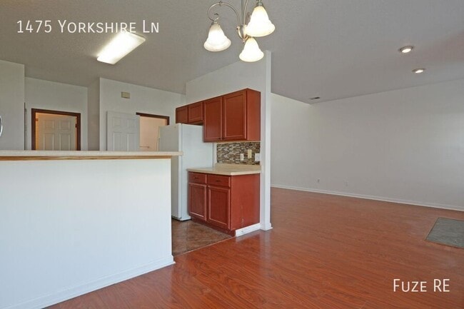 Building Photo - 1475 Yorkshire Ln