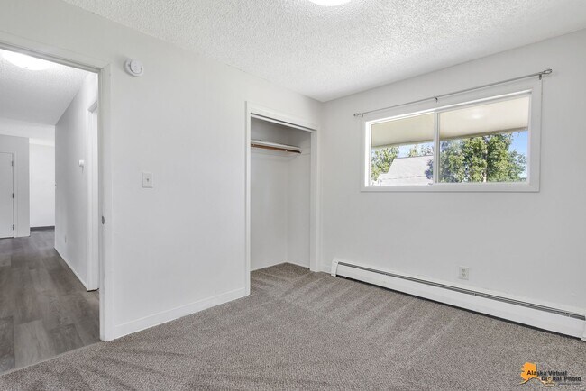 Building Photo - 1121 Latouche St