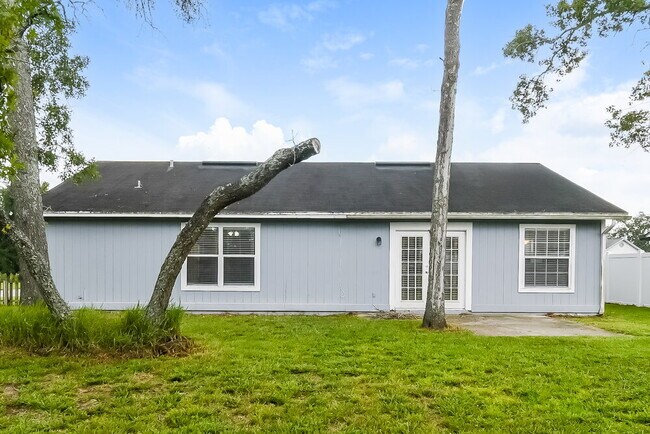 Building Photo - 3176 Chads Ct