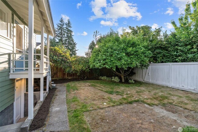 Building Photo - 4Bd/2Ba Seattle House