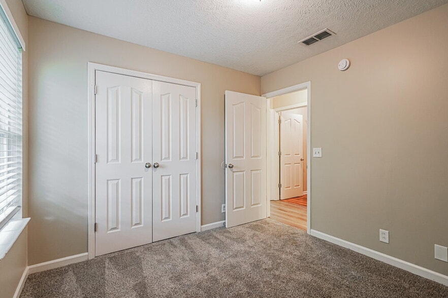 Building Photo - 1339 Macduff Dr
