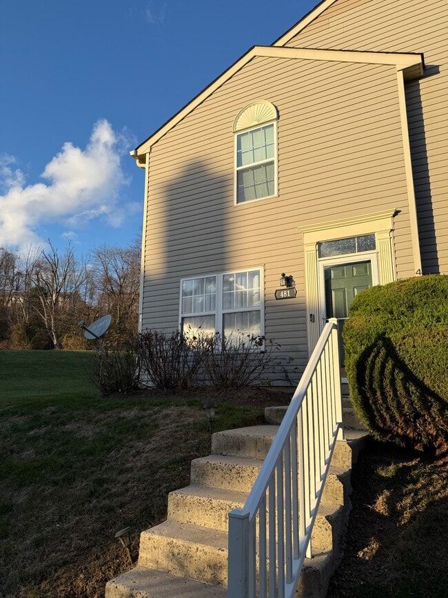 Building Photo - 481 Stoneglen St