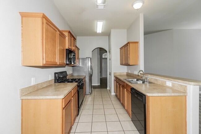 Building Photo - 5915 Ranch Riata Ct